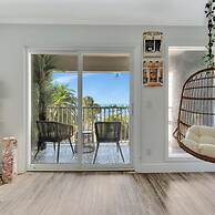 The Palm Exclusive Tropical Luxury on the Water