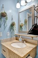 Serenity on the Sea Luxury Condo w Prvt Balcony