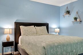 Serenity on the Sea Luxury Condo w Prvt Balcony