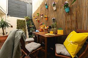 Short Walk to I360 and Beach 5 Condo With Patio