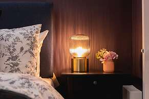 Short Walk to I360 and Beach 5 Condo With Patio