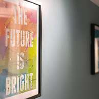 Short Walk to I360 and Beach 5 Condo With Patio