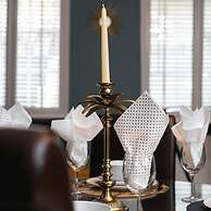 Short Walk to I360 and Beach 5 Condo With Patio