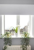 Designer Retreat 5 Location Balcony Parking