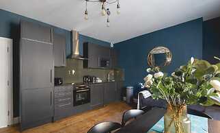 Designer Retreat 5 Location Balcony Parking