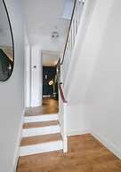 Designer Retreat 5 Location Balcony Parking