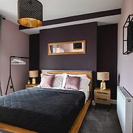 Designer Retreat 5 Location Balcony Parking