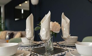 Designer Retreat 5 Location Balcony Parking