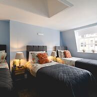 Designer Retreat 5 Location Balcony Parking