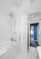 Designer Retreat 5 Location Balcony Parking