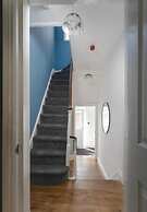 Designer Retreat 5 Location Balcony Parking