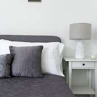 Comfy 5 Location Few Steps From BA I360