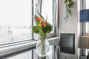 Stay Next to Pier and Brighton Beach City View