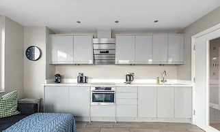 Modern Comfy 5 Location Few Steps From Pier