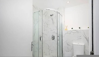 Modern Comfy 1min Walk Away From Royal Pavilion