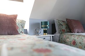 The Lanes Comfy Short Walk to Beach and Pier