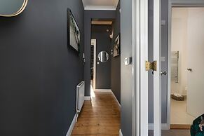 Marine Parade Sea View 2-bedroom Apartment