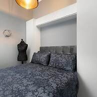 Marine Parade Sea View 2-bedroom Apartment