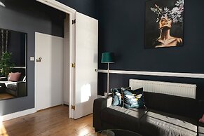 Marine Parade Sea View 2-bedroom Apartment