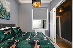 Marine Parade Sea View 2-bedroom Apartment