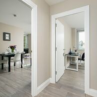 Gorgeous 5 Star Location 2 min to Brighton Beach