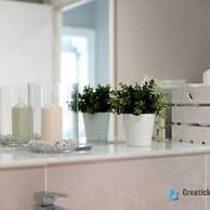 Bright Charming Condo Short Walk to Beach Pier