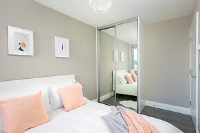 Comfy Bright 5 Brighton Beach Doorstep Retreat