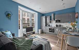 The Lanes Comfy Condo Walk to Beach King Bed