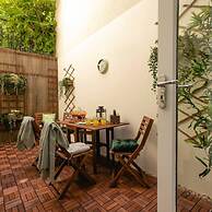 Short Walk to Brighton Beach Condo With Patio