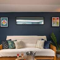 Short Walk to Brighton Beach Condo With Patio