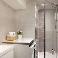 Short Walk to Brighton Beach Condo With Patio