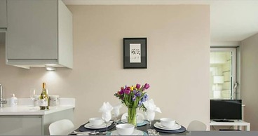 Gorgeous Minutes From The Beach