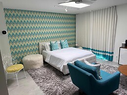 The Colony Hideaway - Pool Wifi Spa Private