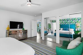 The Colony Hideaway - Pool Wifi Spa Private