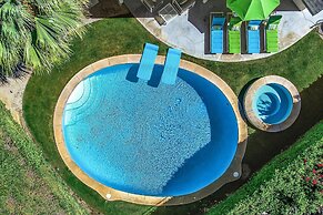 The Colony Hideaway - Pool Wifi Spa Private