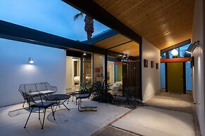 5 Palms Desert Eichler - Mid-century Modern w Pool