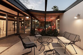 5 Palms Desert Eichler - Mid-century Modern w Pool