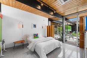5 Palms Desert Eichler - Mid-century Modern w Pool