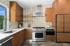 Four Palms in Deepwell Estates