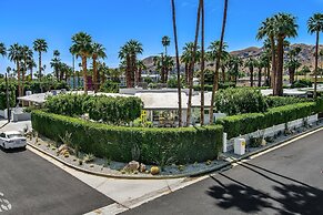 Four Palms in Deepwell Estates