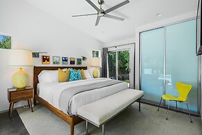 Four Palms in Deepwell Estates