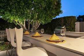 Four Palms in Deepwell Estates