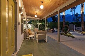 Four Palms in Deepwell Estates