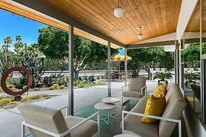 Four Palms in Deepwell Estates