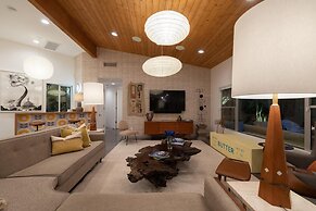 Four Palms in Deepwell Estates