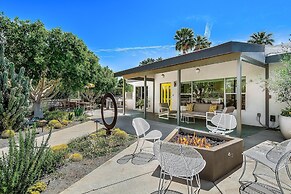 Four Palms in Deepwell Estates