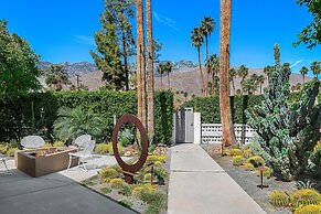 Four Palms in Deepwell Estates