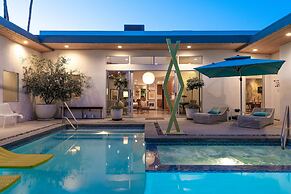 Four Palms in Deepwell Estates