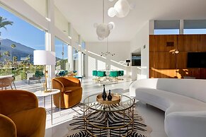 Indian Canyon Oasis in Palm Springs