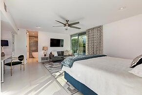 Indian Canyon Oasis in Palm Springs